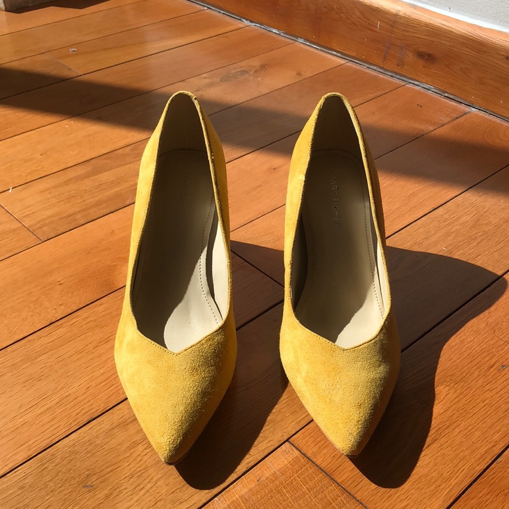COPY - Marc Fisher Chartreuse Pointed Heels Size 6 1/2